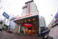 Bangunan Hom Hotel Simpang Lima
