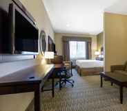 Lainnya 4 The Oaks Hotel & Suites