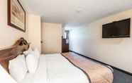 Bedroom 6 Rodeway Inn and Suites Charles Town WV