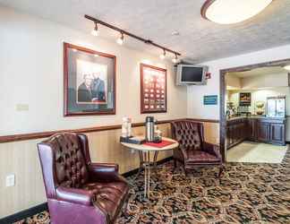 Lobby 2 Rodeway Inn and Suites Charles Town WV