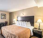 Kamar Tidur 5 Quality Inn & Suites near Downtown Bakersfield