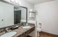 In-room Bathroom 7 Quality Inn & Suites near Downtown Bakersfield