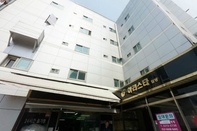 Luar Bangunan TRIPSTAY Myeongdong (ex Philstay Myeongdong Cheonggye)