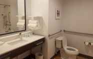 In-room Bathroom 3 Hampton Inn By Hilton Bulverde