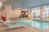 Swimming Pool Home2 Suites by Hilton Louisville Downtown NuLu