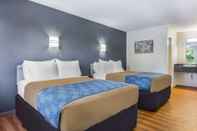 Bedroom Quality Inn & Suites Columbus IN