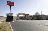 Exterior Econo Lodge Vincennes IN