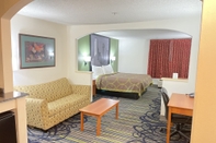 Bedroom Super 8 by Wyndham Fort Worth Downtown South