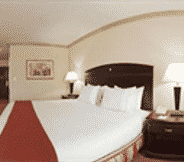 Kamar Tidur 5 Holiday Inn Express Hotel & Suites Wharton
