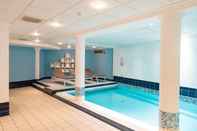 Swimming Pool Radisson Blu Palace Hotel