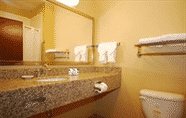 Toilet Kamar 3 Best Western Plus Towanda Inn