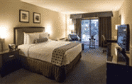 Bedroom 2 Concord Plaza Hotel (ex. Crowne Plaza Concord / Walnut Creek)