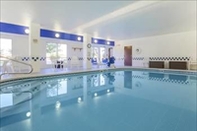 Swimming Pool Quality Inn and Suites Bay City