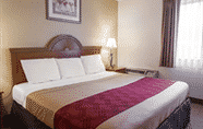 Bedroom 6 MHO Hotel Bordentown (ex Econo Lodge Inn And Suites)