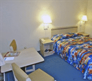 Bedroom 5 Red Carpet Inn (ex Motel 6 Gibbstown)