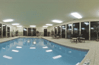 Swimming Pool Comfort Inn and Suites Canton (Ex Holiday Inn Express)