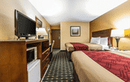 Bedroom 2 Econo Lodge Cartersville Emerson Lake Point