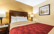 Kamar Tidur 7 Econo Lodge Cartersville Emerson Lake Point