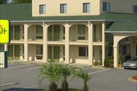 Exterior Savannah Inn