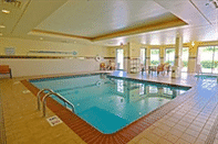 Swimming Pool Courtyard by Marriott Newport News Yorktown