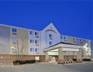 Bangunan 2 Candlewood Suites Topeka West, an IHG Hotel (ex Studio 6 Topeka)