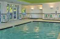 Swimming Pool Fairfield Inn & Suites by Marriott Santa Maria