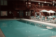 Swimming Pool Rodeway Inn And Suites