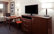 Bedroom 7 Country Inn & Suites by Radisson, Jonesborough-Johnson City West, TN