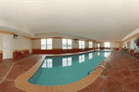 Kolam Renang Comfort Suites Yukon SW Oklahoma City