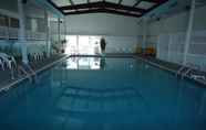 สระว่ายน้ำ 6 Lancaster Budget Host Inn and Suites