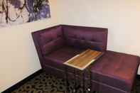 Common Space Comfort Inn Raleigh Midtown (ex Hampton Inn Raleigh Midtown)