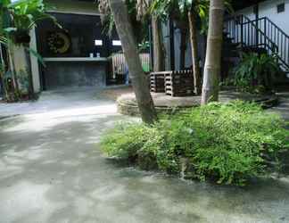 Lobby 2 Freedom Hostel at Phi Phi
