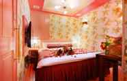 Kamar Tidur 3 Hotel Chapel Coconuts -Adults Only