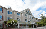 ภายนอกอาคาร 6 Country Inn & Suites By Radisson, Asheville At Asheville Outlet Mall, NC