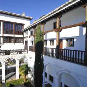 Smart Suites Albaicin1 , 飯店Iznalloz