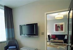 Lain-lain 6 6 Columbus A Sixty Hotel