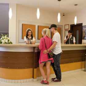 Xperia Kandelor 1, Hotel ILLUSION Palm Beach