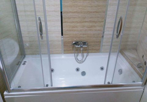 อื่นๆ Realist Hotel Beylikduzu