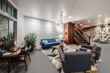 อื่นๆ Kings Inn