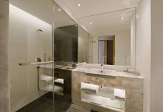 기타 3 Akra V Hotel