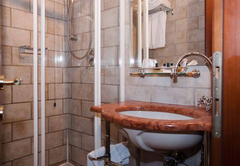 Others Ai Due Fanali