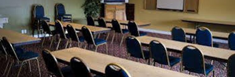 Others Bend Three Sisters Inn and Suites