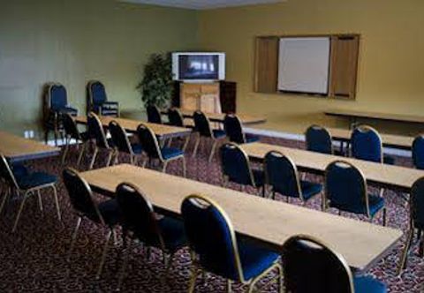 Others Bend Three Sisters Inn and Suites