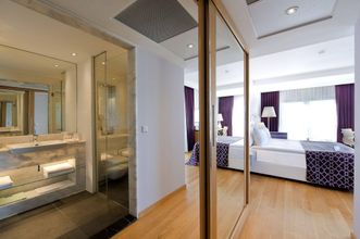 기타 4 Akra V Hotel