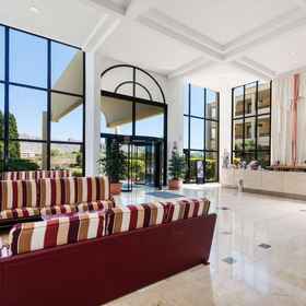 아파르토텔 바히아 폴렌사 1, 에스포를레스 호텔