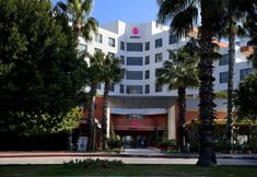 기타 5 Akra V Hotel