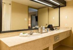 Others 3 Radisson Kitchener