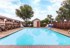 Others 3 SUPER 8 ARLINGTON EAST