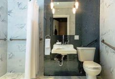 기타 3 Amsterdam Court