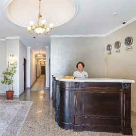 โรงแรมรอยัลพาร์ค 1, โรงแรม & ที่พัก Kazakh-British Technical University